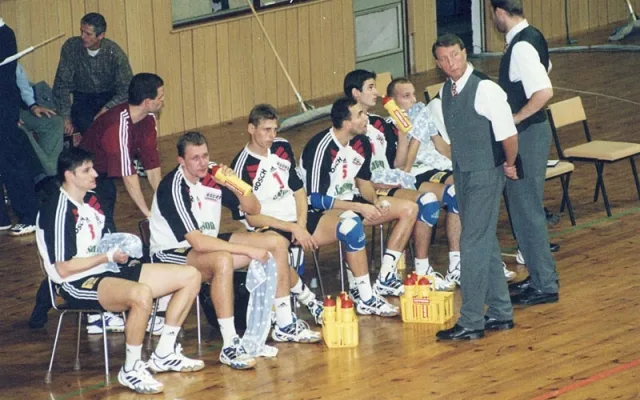 Trenér Milan Žák na lavičce Jihostroje