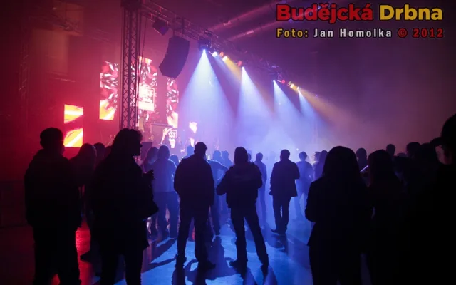 Show provázely vizuální efekty