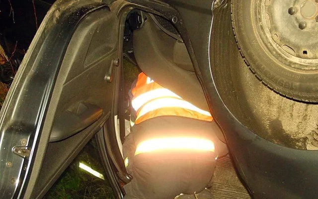 Škoda Fabia skončila u Šalmanovic na střeše