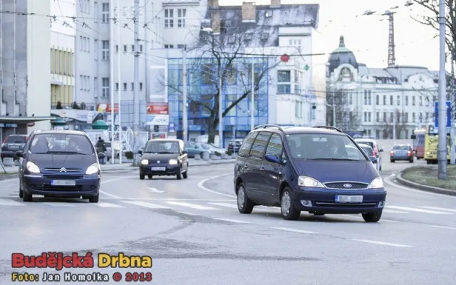 Křižovatka na Senovážném náměstí
