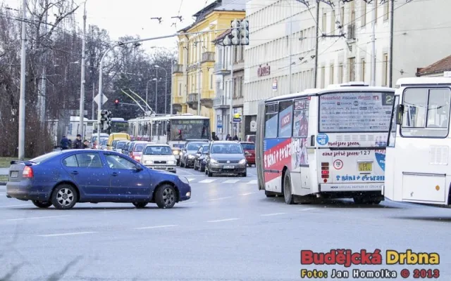 Křižovatka na Senovážném náměstí