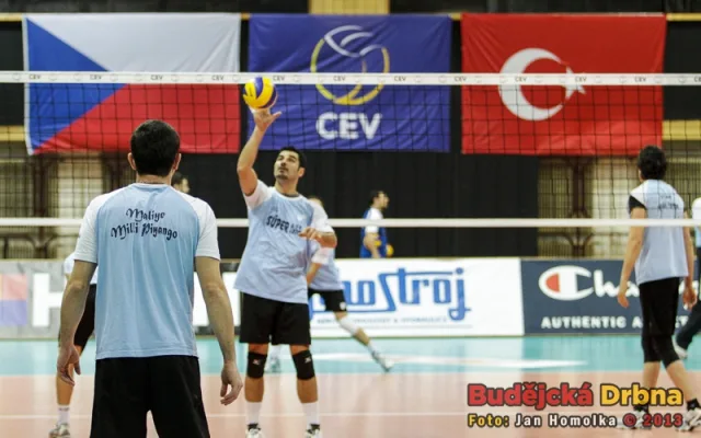 Volejbalisté Ankary při tréninku v budějcké Sportovní hale
