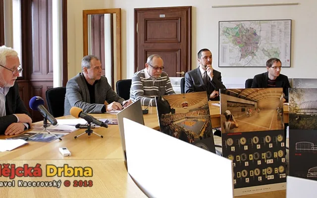 Zleva Miloš Kopřiva, Jan Diviš, Vladimír Zdvihal, Juraj Thoma a Petr Podhola