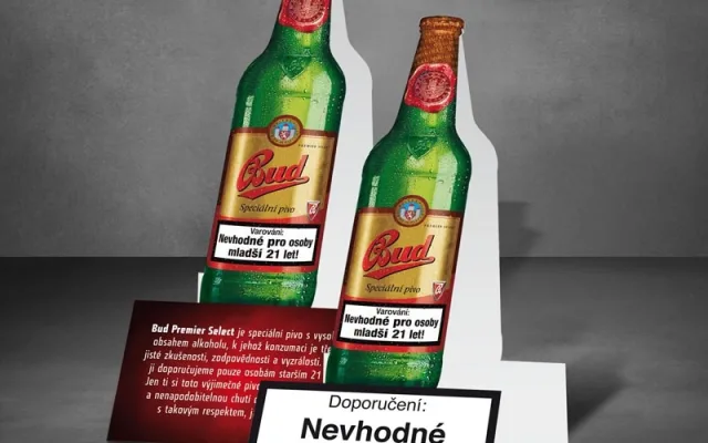 Doporučení pivovaru, že BUD Premier Select můžou konzumovat jen osoby starší 21 let