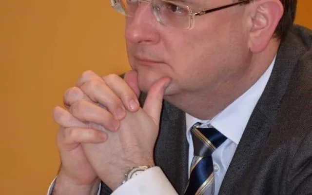 Petr Nečas naslouchá diskuzním příspěvkům členů JHK