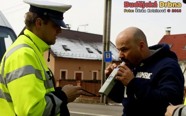 Policejní akce Řídím, piju nealko na Borku