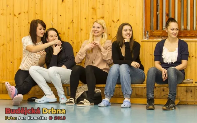 Studentky sledovali policejní postupy při sebeobraně