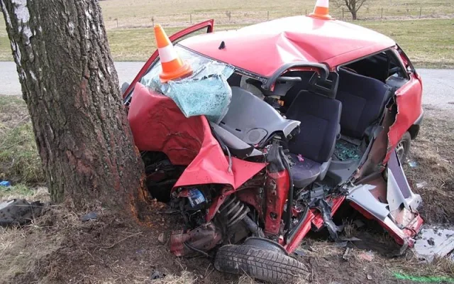 Zdemolovaný Fiat Punto mladého řidiče z Táborska