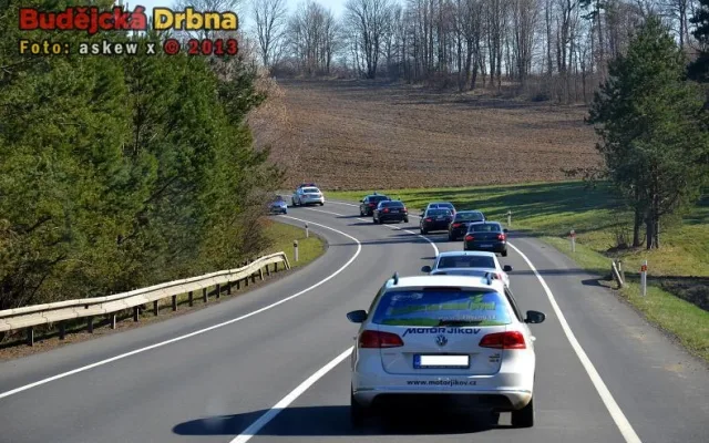 Kolona doprovázející tatarskou delegaci