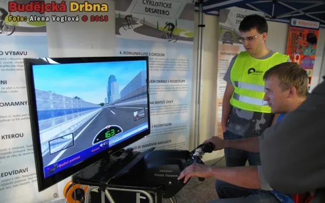 Motocyklový trenažér byl oblíbený