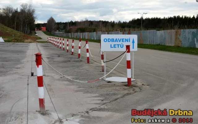 Areál letiště v Plané