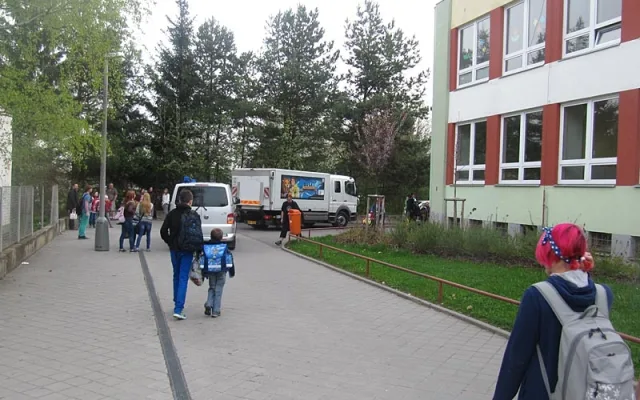 Roadshow České národní banky na budějcké Základní škole Oskara Nedbala