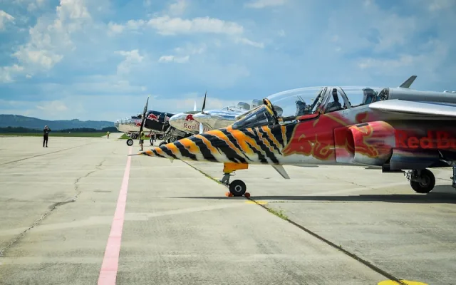Trénink Flying Bulls leteckého týmu Red Bullu