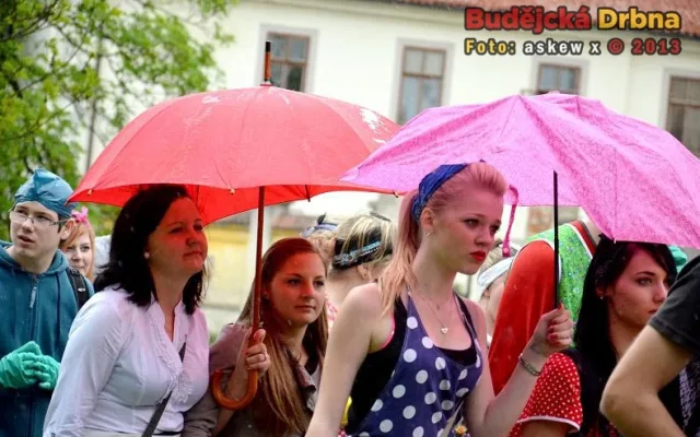 Majálesový průvod 2013
