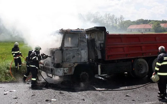 Požár Tatry 815 v Dolním Miletíně