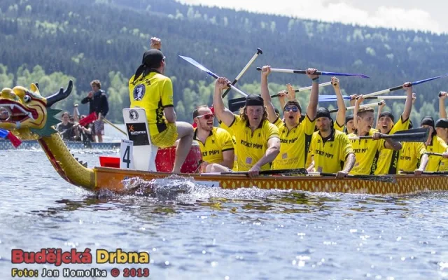 Závody Dračích lodí na Lipně 2013