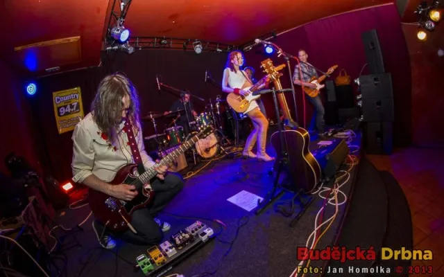 Koncert kapely November 2nd v Café Klubu Slavie