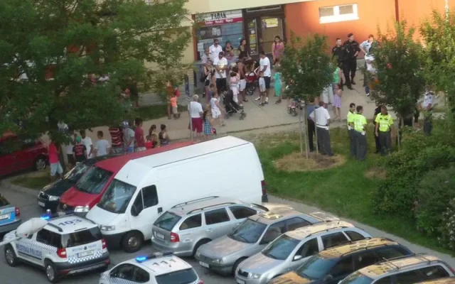 Potyčka v ulici Miroslava Chlajna na sídlišti Máj