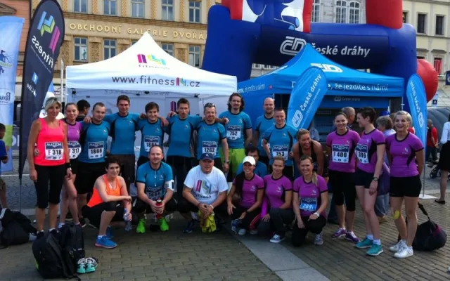 Běžci Fitness 14 při letošním budějckém půlmaratonu