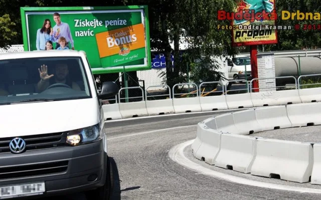 Nový kruhový objezd u Kauflandu