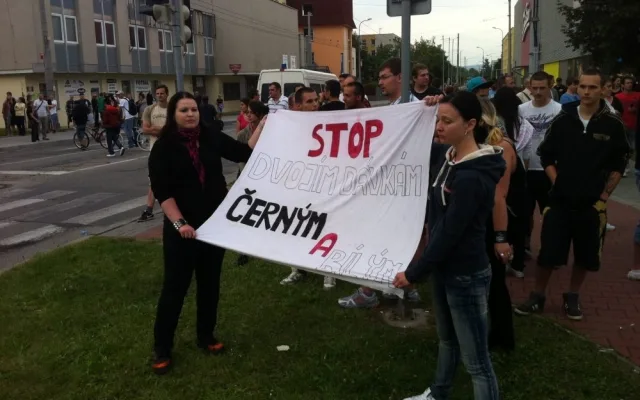 Demonstrace na náměstí a na sídlišti Máj, Foto Jan Hlach