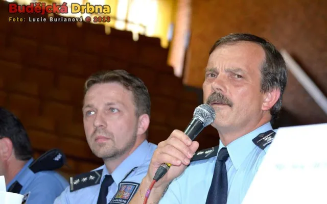 Veřejná diskuze ve Sportovní hale, Budějce 8.7.2013