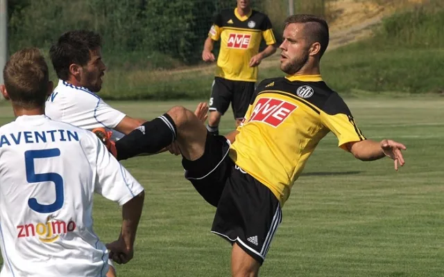 Václav Ježdík nastoupil na pravé straně zálohy