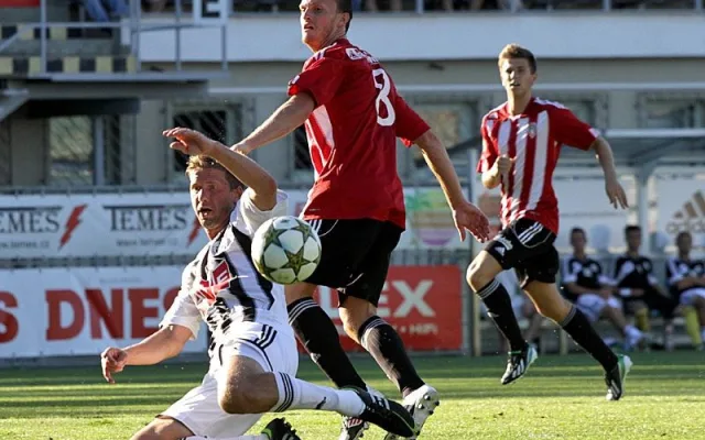 Miroslav Houžvička v tento moment zmařil šanci Richarda Kaloda