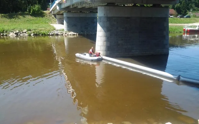 Hasiči instalovali v Zámostí nornou stěnu