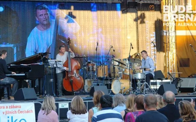 Skupina Nové Robert Balzar Trio sklízela veliké ovace