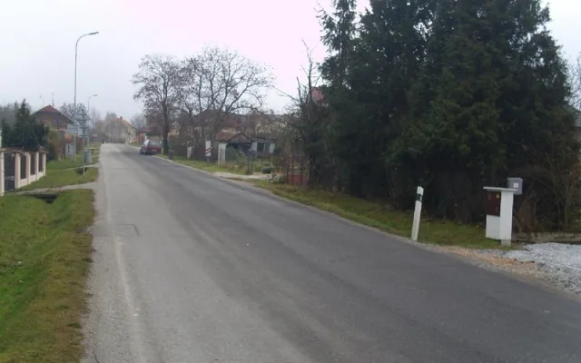 Poříčská ulice mezi Boršovem a Včelnou