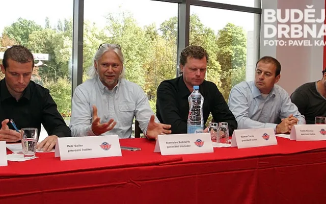 Vedení HC Motor České Budějovice - zleva Petr Sailer, Stanislav Bednařík, Roman Turek, Radek Bělohlav a kapitán Aleš Kotalík