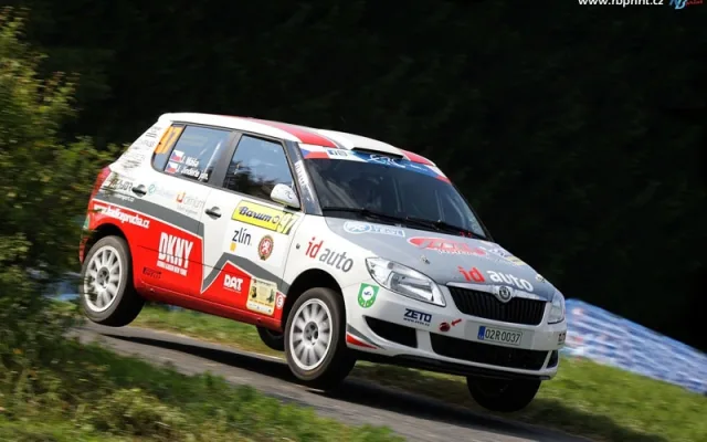 Jiří Máša - Jan Jinderle junior (Škoda Fabia R2)