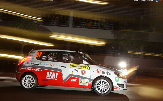 Jiří Máša - Jan Jinderle junior (Škoda Fabia R2)