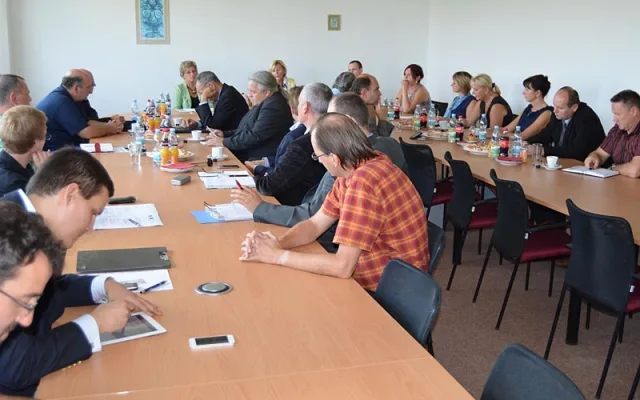 První setkání u kulatého stolu Technického a vzdělávacího konsorcia VŠTE