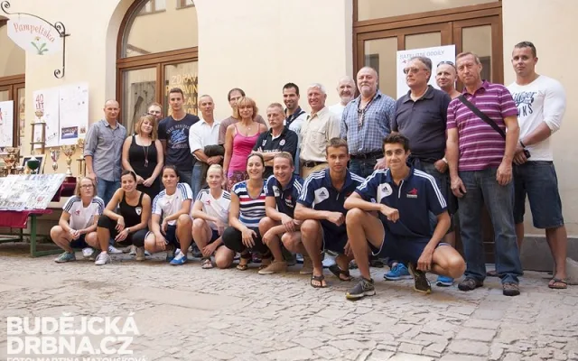 Členové oddílu TJ Karate