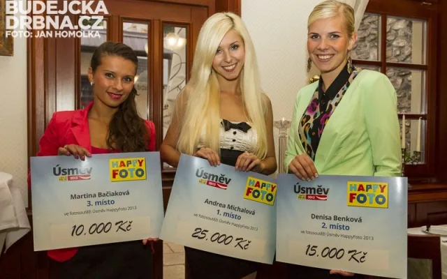Dívky obdržely poukázky na finanční hotovost