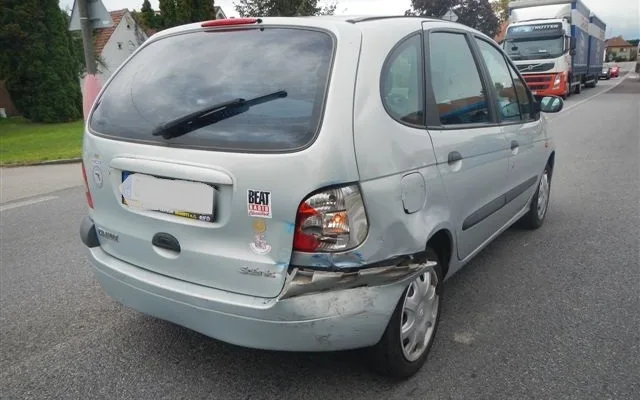 Poškozený Renault Scénic