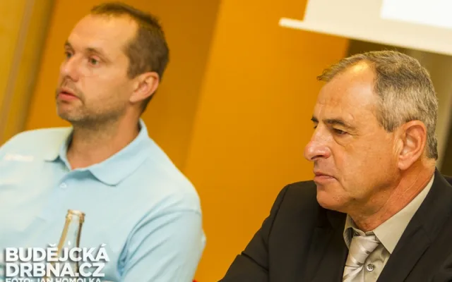 Prezident klubu Jan Diviš a kouč Jan Svoboda (zprava)