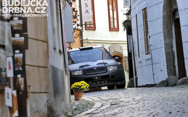 Škoda Fabia WRC v Dlouhé ulici