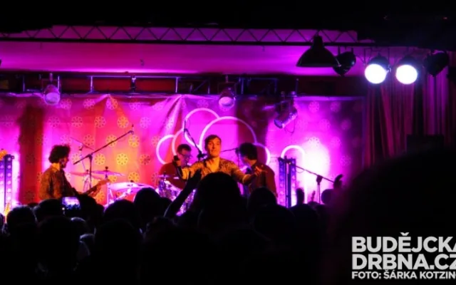 Koncert kapely Mig 21 v Café klubu Slavie
