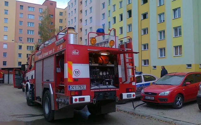 Požár kuchyně v panelovém bytě na sídlišti Máj