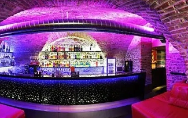 Dance bar Paradox