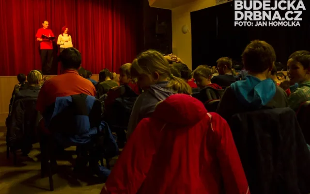 Vyhlášení výsledků 1. kola Malé energetické akademie v Divadle U Kapličky