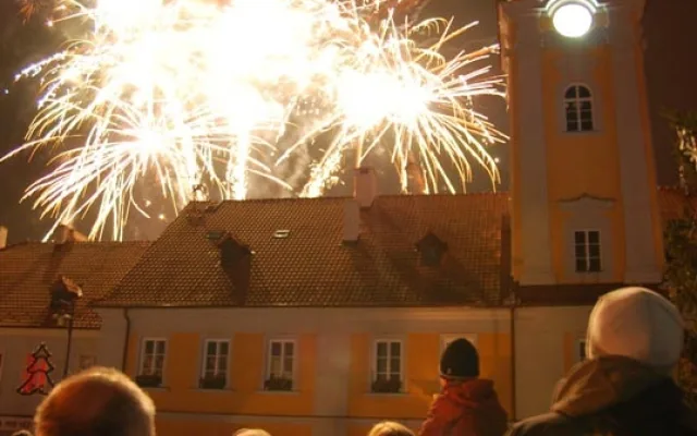 Krásný ohňostroj byl třešínkou na čokoládovém dortě