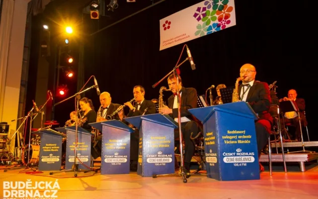 Reprezentační ples Jihočeské univerzity 2014