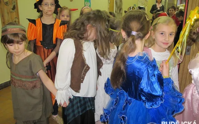 Maškarní karneval na Základní škole Máj I