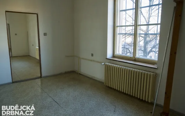 Žižkova kasárna nově patří městu České Budějovice