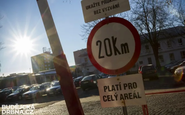 Žižkova kasárna nově patří městu České Budějovice