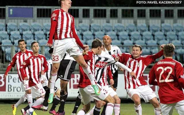 Po tomto centru nejvýše vyskočil žižkovský Petr Mareš